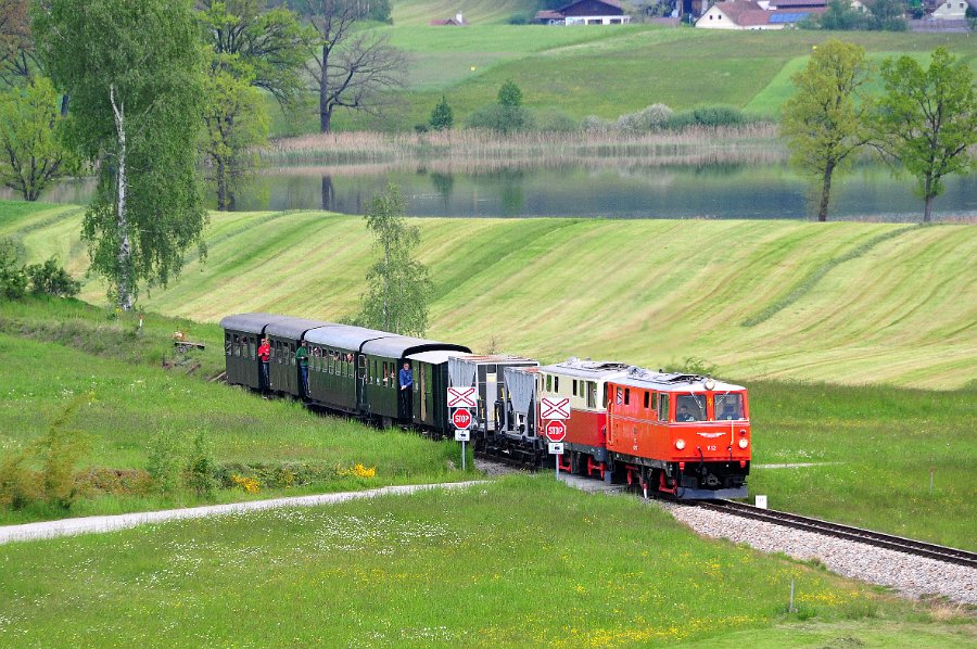 NÖVOG V5 und V12 Doppeltraktion 40